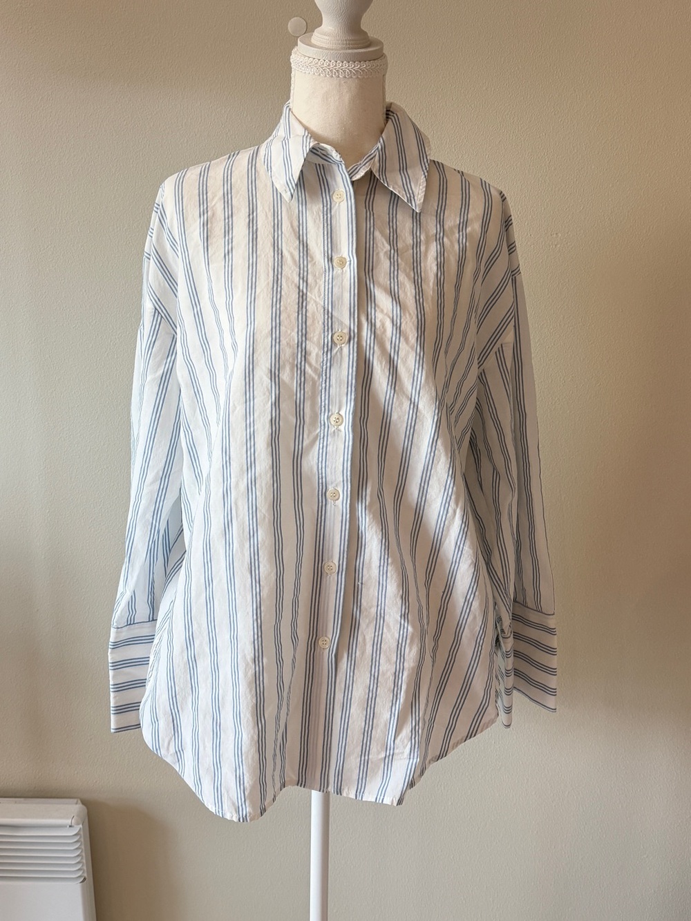 Zara Classic White Button-Up Shirt with Blue Stripes